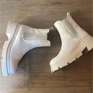 ASOS DESIGN Archer chunky Chelsea boots in cream